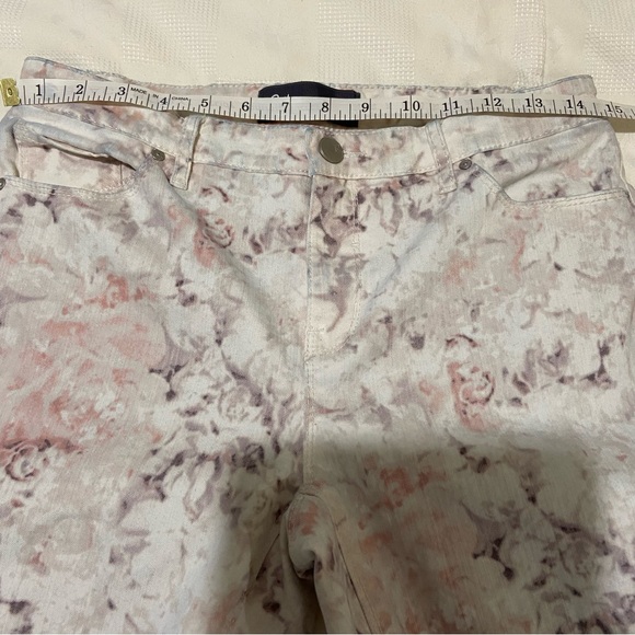 Reitmans cropped jeans. Woman’s. - Picture 5 of 5